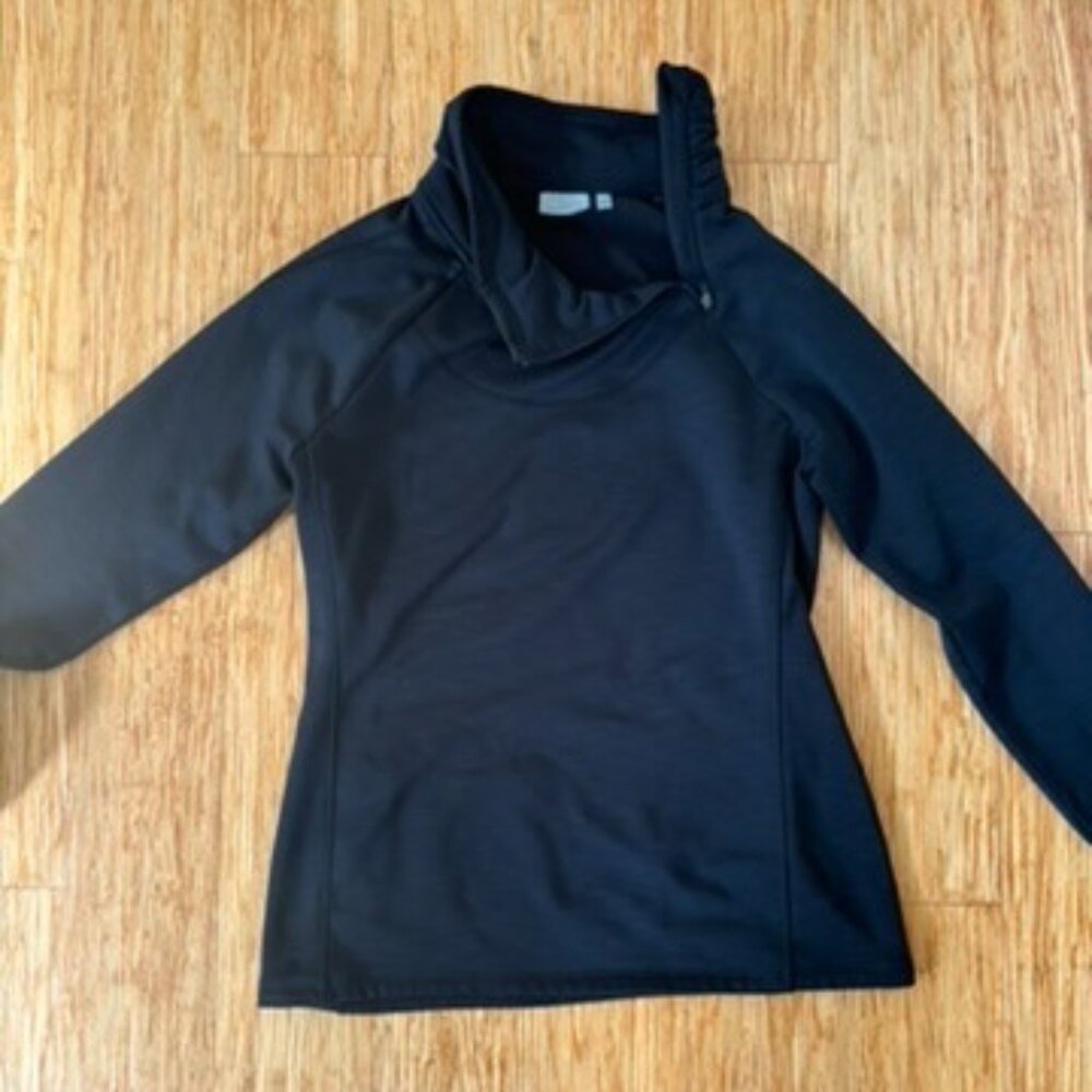 Athleta black thick, warm, cowl neck zip top